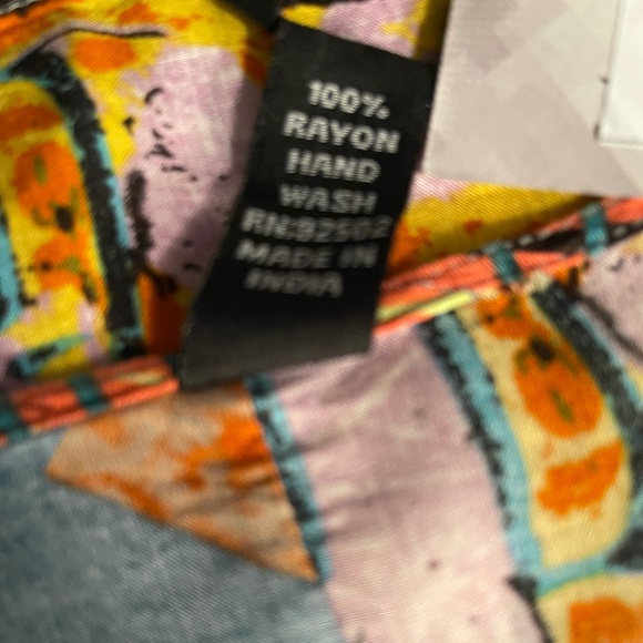 NWT. Sacred Threads Blouse S/M.  CL/GR02.  221319 - Picture 4 of 5